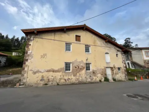 Casa unifamiliar en Avenida Salcedo, nº 70