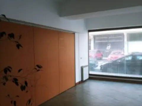 Local comercial en calle de la Escolta Real, 55