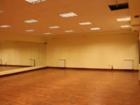 Nave comercial en calle de la Escolta Real, 55