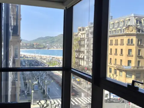 Oficina en Askatasunaren Hiribidea, 25