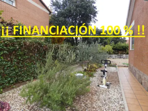 Chalet unifamiliar en calle de los Olivos