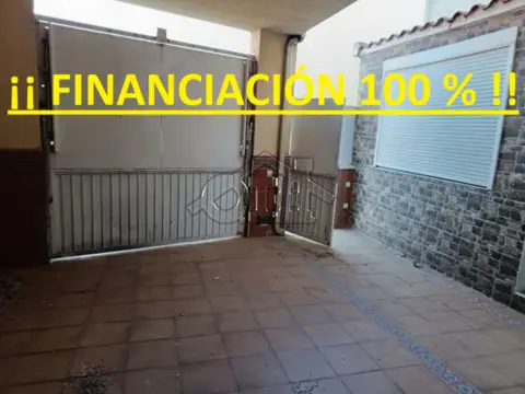 Chalet adosado en calle Torralba