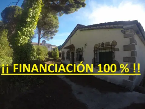 Chalet unifamiliar en Urbanización Lastras