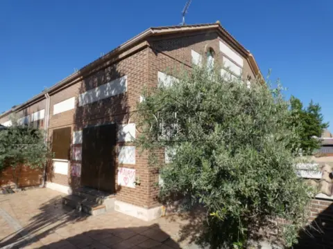 Chalet adosado en calle de Monte del Campo
