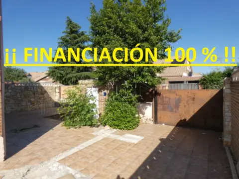 Chalet adosado en calle de Monte del Campo