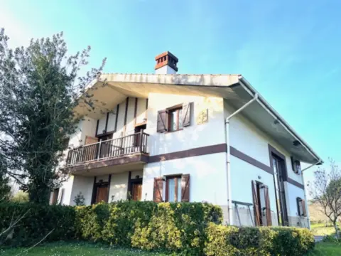 Chalet pareado en Urduliz