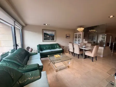 Chalet pareado en calle Gandia