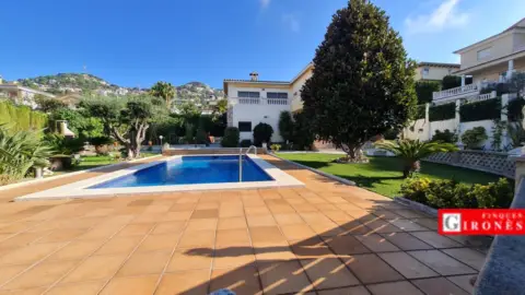 Chalet unifamiliar en Carrer Antonio Machado