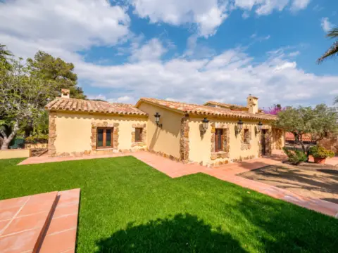 Chalet unifamiliar en Carrer de Roca del Viver