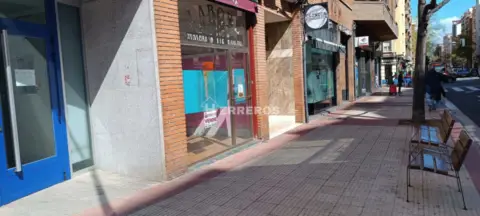 Local comercial en calle del General Vara de Rey