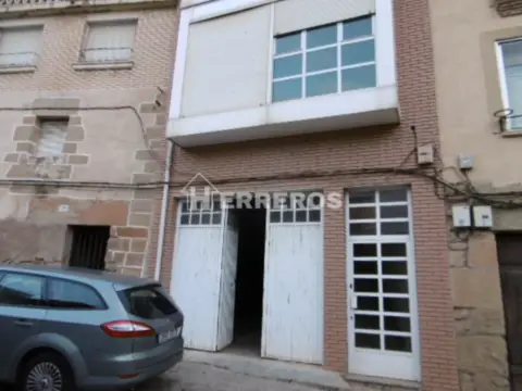 Almacén en calle del Castejón