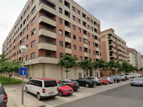 Local comercial en calle de Tirso de Molina