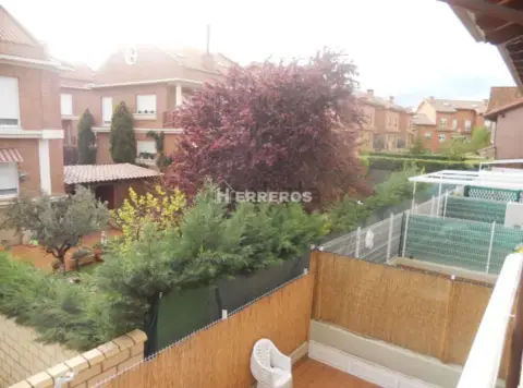 Casa adosada en calle de la Niabina