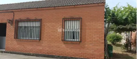 Chalet rústico en calle Diseminados