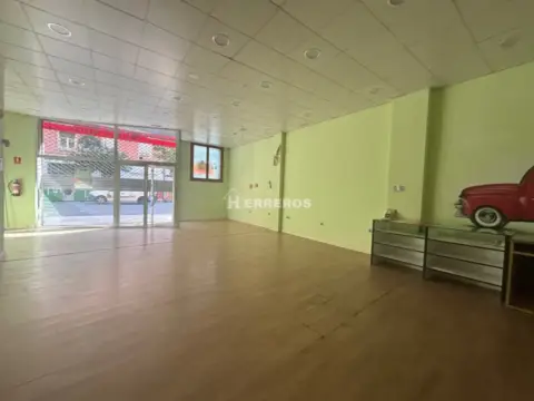 Local comercial en calle de Huesca