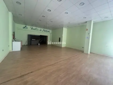 Local comercial en calle de Huesca