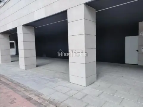 Local comercial en calle del Portillejo