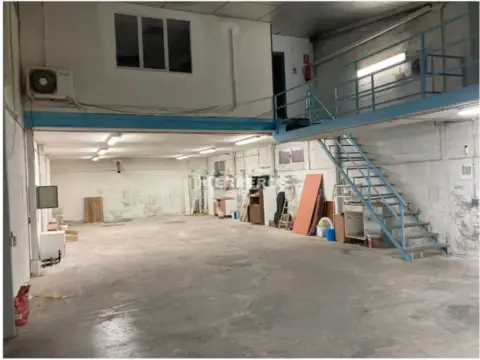 Nave industrial en calle Cadena Varea