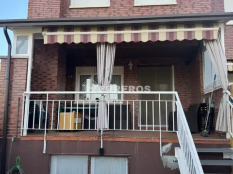 Chalet adosado en calle de los Jardines