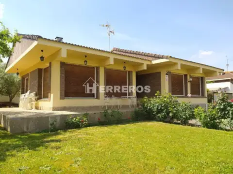 Chalet en calle Diseminados Lardero