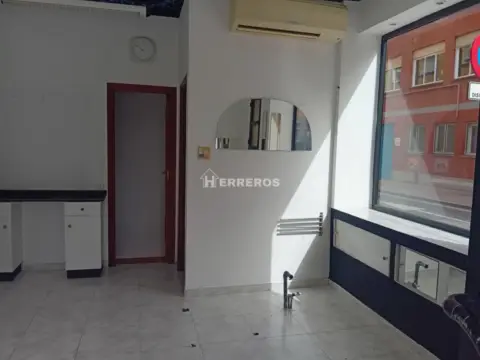 Local comercial en Avenida del Club Deportivo