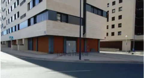 Local comercial en Avenida Miguel Delibes