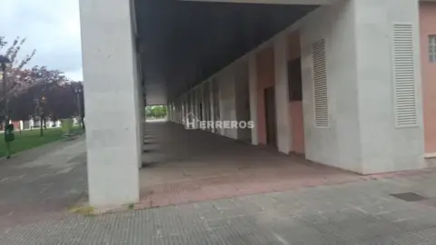 Local comercial en Parque de los Lirios