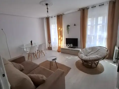 Apartamento en calle de los Portales