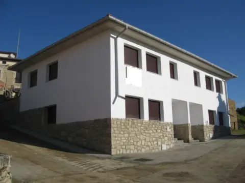 Chalet adosado en calle La Fuente