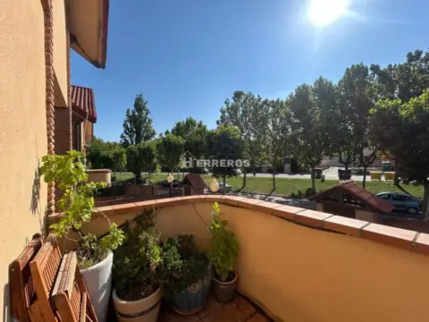 Dúplex en Avenida de los Caballeros Templarios