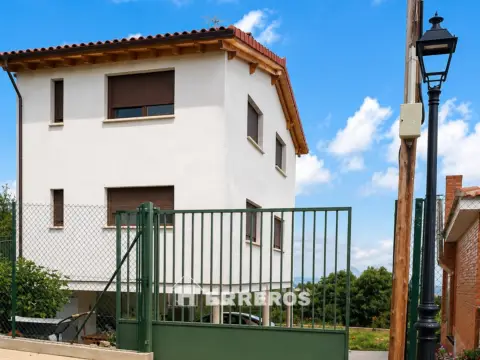 Chalet en calle callejuela