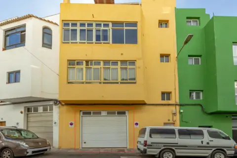 Local comercial en calle Solsticio