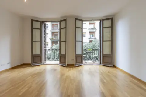 Piso en Carrer de Calàbria