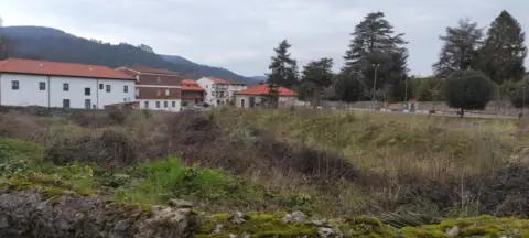 Terreno en calle La Puente