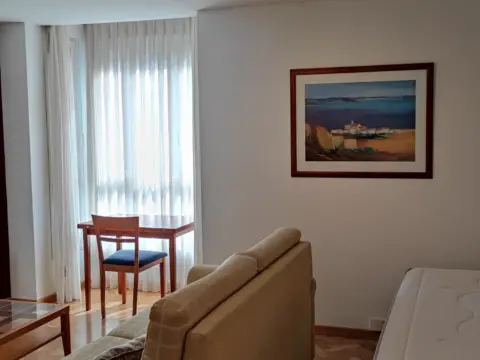 Estudio en calle de la Infanta Mercedes, 111