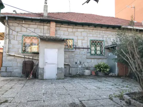 Casa en calle de Serafín Gómez Bonilla
