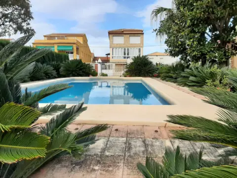 Chalet en Carrer del Llobarro