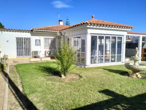 Chalet unifamiliar en calle Brussel-Les