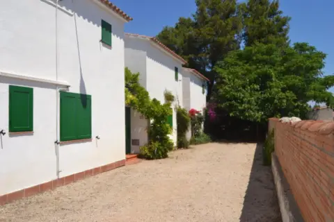 Casa adosada en calle Deu Anubis