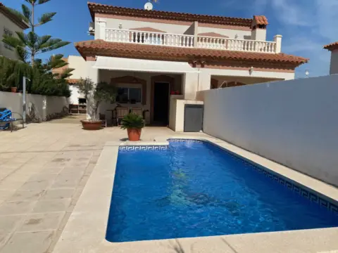 Chalet adosado en Carrer de Menorca
