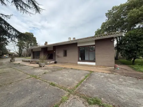 Chalet unifamiliar en calle Lugar Paredes