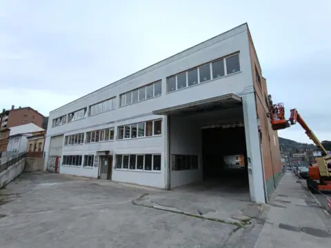 Nave comercial en calle de Juan Varela, 1