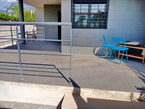 Chalet pareado en Avinguda Pobla de Vallbona