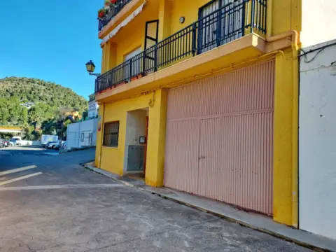 Casa adosada en calle de Major