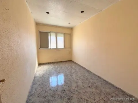 Piso en calle de Montán