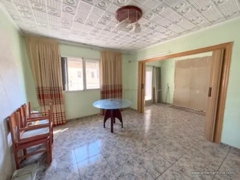 Piso en calle de Montán