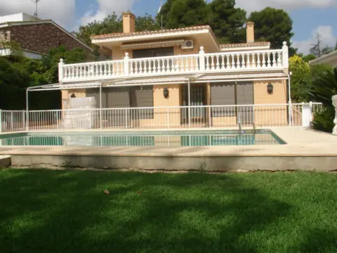Chalet unifamiliar en Carrer Penyeta Tancat Alte
