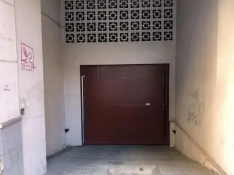 Garaje en calle del Actor Dramático Lladró y Mallí