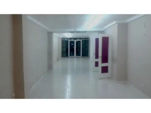 Local comercial en calle de Marvá