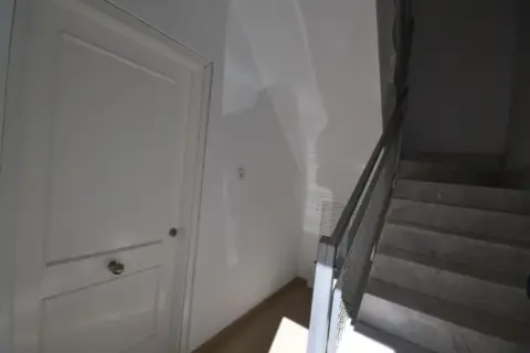 Piso en calle de la Laguna, 12